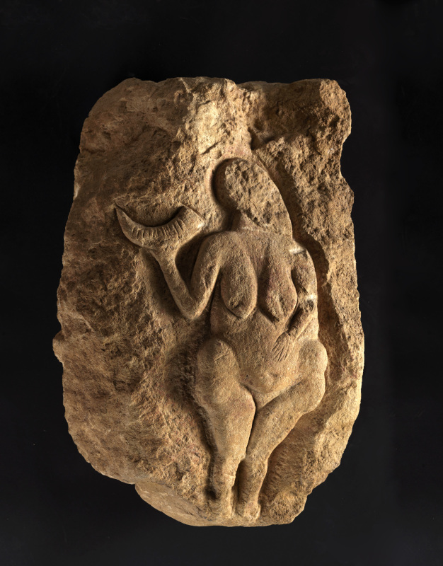Arts & Préhistoire. : Venus a la corne de Laussel. © Musee d_Acquitaine -Lysiane Gauthier - Mairie de Bordeaux
